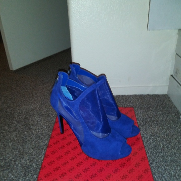Blue suede heels - Picture 4 of 5